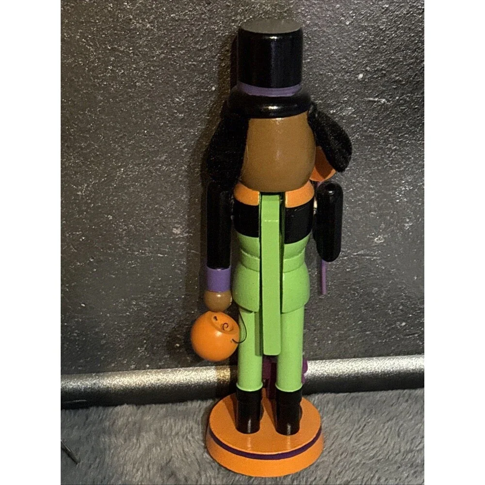 HALLOWEEN NUTCRACKER ~ 9.5